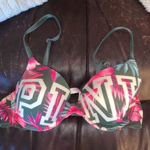 VS pink bra